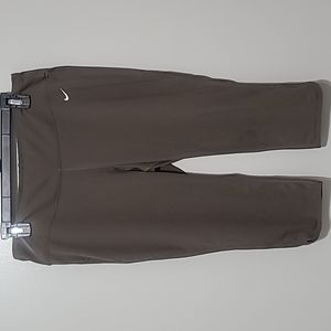 Nike Women's Capri Leggings Size Large